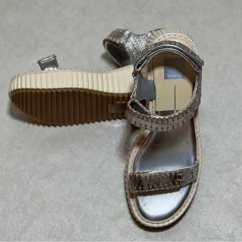 Dolce Vita Debra Silver Distressed Chunky Platform Sandal, Size 8 1/2, NWOT